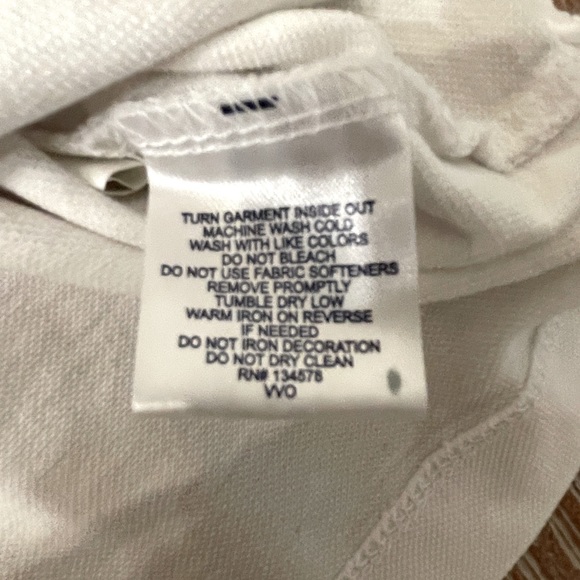 Vineyard Vines Tee - Picture 5 of 10